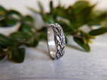 Load image into Gallery viewer, Intricate Leaf Pattern Ring
